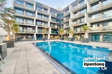  1 شقه متميزه سعر وموقع ومساحه بالاضافه الي عايد مضمون 13% غرفه وصاله بالجميرا جاهزه للسكن