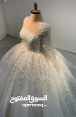  18 شروة مجموعة من بدل الابيض و الملون و فساتين السهرة