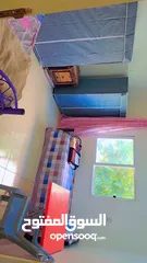  2 طاولة مكتب وكراسي