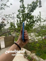  2 آيفون 13عادي الجهاز بصلاه على النبي 128 قيقا مش مغير اشي بطاريه 86 الاصليه الجهاز كثير نظيف
