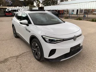  1 للبيع ID4 موديل 2022 فتحه متحركه عداد 28 شبه زيرو  بسعر 21650