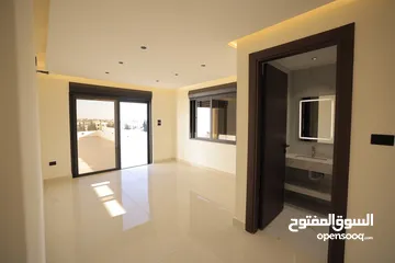  4 اخير مع روف مساحة 195 م