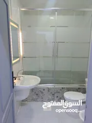  13 شقه لبيع بموقع مميز جدا