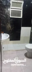  3 للايجار شقه غرفتين نوم صالون مطبخ نظيف حمامين طابق فوق الارضي وبلكونه منطقه مخدومه جدا ومهويه مشمسه