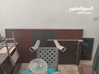  2 مقاعددراسيه +مكاتب