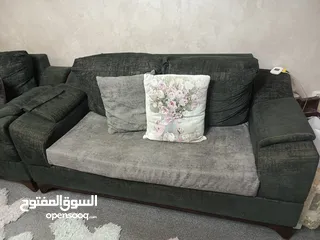  3 طقم كنب شبه جديد للبيع فقط