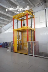  4 Hydraulic Cargo Lift