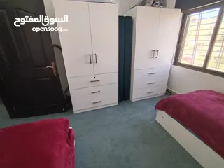  13 شقة واسعة للبيع – 131 متر مربع، 3 غرف نوم، بلكونة بإطلالة جميلة، موقف خاص، وموقع مميز