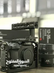  1 للبيع كاميرا : Panasonic lumix GH5 4K عدسة :  Panasonic 12-35 f2.8 II