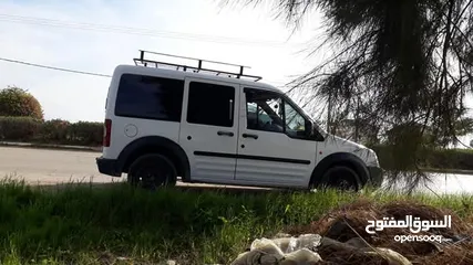  3 فورد كونيكت