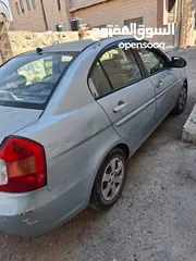  3 سياره هونداي  نمره صفرا اكسنت بحاله ممتازه  فيها ترخيص بسعر 4000 شيكل