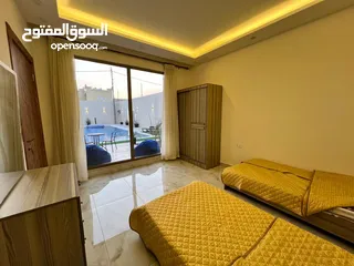  4 شاليه بمواصفات فاخره في البحر الميت للبيع