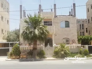  18 منزل للبيع في الجويده/ ام زعرورة مقابل مطعم ابو زغلة