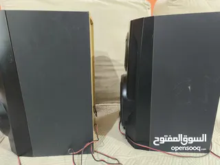  2 سماعتبن سوني بحالة ممتازة بدون بوفر