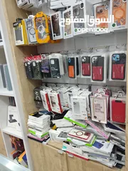  3 بضاعة محل للبيع