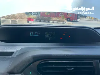  10 تويوتا بريوس C موديل 2014