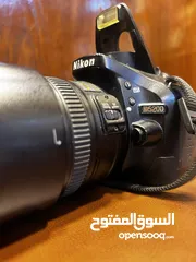  1 كاميرا نيكون 5200d للبيع بسعر مغري مع عدسات عدد 2