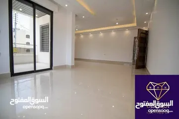  3 طابق اخير مع روف دوبلكس فاخر لم يسكن لقطه وبسعر مغري جداااا وبسعر حرق اجمل مناطق خلدا