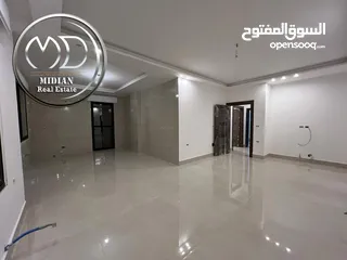  19 شقق ارضية و طوابق مكررة و أخير مع روف للبيع الرابية مساحات 200م مع تراسات و حدائق جديدة لم تسكن بأسع