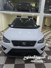  1 سيات ارونا FR  2021 فل اضافات دهان الشركة المنتجة لون ابيض سقف اسود