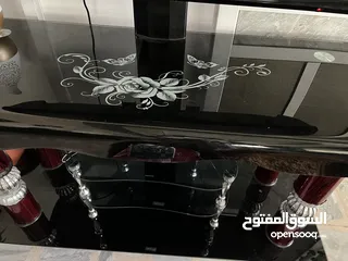  4 طاولة تلفزيون