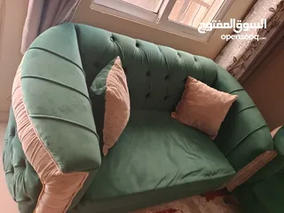  1 طقمين كنب للبيع بسعر مغري