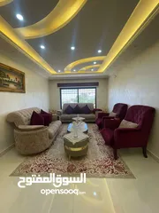  1 طقم كنب فاخر للبيع بحال الجديد