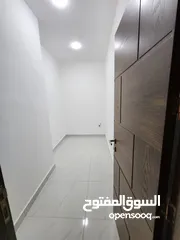  10 شقة فارغة للبيع في خلدا - ref: 14593