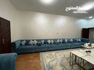  1 كنب بحالة جيدة للبيع