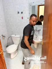  8 ‏مكتب سوبر تجاري في شارع الجاردنز