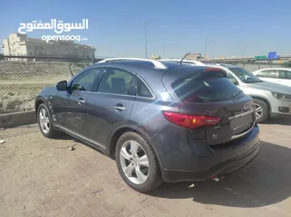  4 Infiniti FX35 - in good condition في حالة جيدة