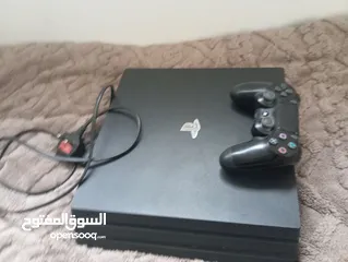  1 بلايستيشن 4 برو مستعمل نظيف للبيع شبه جديد