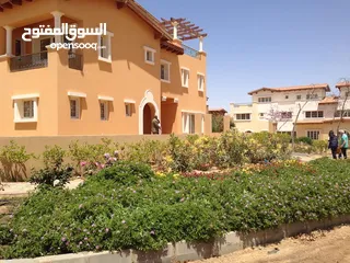  16 للبيع بالتقسيط - فيلا منفصله فـي كـمبـونـد هايد بارك For sale -  villa in Hyde Park