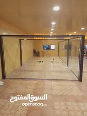 5 متخصصون في جميع أعمال السيكوريت وقواطع المكاتب والزجاج والمرايا