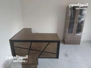  15 مكتب قياس 160*80 مع جانبيه وطاولة وسط خشب لامينت مستورد بسعر المصنع تفصيل جميع الموديلات جميع المقاس