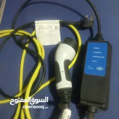  1 شاحن اوربي للبيع شغال مئة بالمئة اصلي