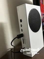  1 Xbox Series s شبه جديد مستخدم 3 اشهر والجهاز نضيف مش مفتوح ولا اي مشكله فيه