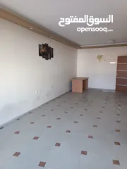  5 مكتب جاهز اللايجار بحالة ممتازة