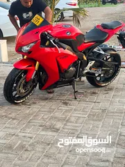  1 للبيع دراجه ناريه نوع هوندا خليجي CBR1000RR نظيفه جدا موديل 2014