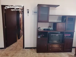  19 مزرعه مع بيت راقيه راس منيف موقع مميز مطله و بسعر مغري جدا