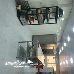  5 محل حلويات وايس كريم  للبيع