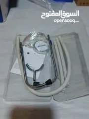  1 اجهزة طبية قياس ضغط عدد 2 وقياس اوكسجين ومندر نفخ اجهزة غير مستخدمة واصلية