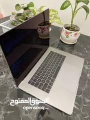  14 ماك بوك برو 17