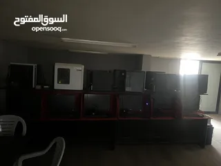  4 اجهزة كمبيوتر للبيع 12 جهاز ويتدوز عشرة بعبة كاونتر صور بلاستيشن 5 مع اربع ادين اصليات + لعبة فيفا