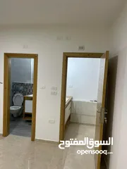  13 الدوحة/ شقة طابق ارضي تشطيب سوبر دلوكس مع تراس خارجي في اسكان بيوت اغا