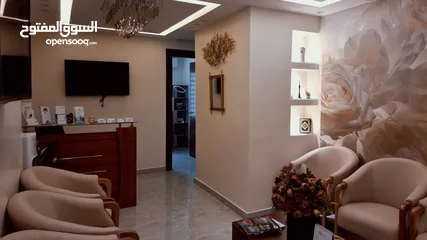  4 عيادة فاخرة جدا ومفروشة للبيع  بأفضل مواقع الخالدي   / الرقم المرجعي : 3951