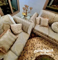  25 Sofa set ITALYطقم كنب ايطالي فاخر  نخب4 قطع 7   مقاعد و 4 قطع.  1 كبير + 3 طاولات ممتازة من الكويت