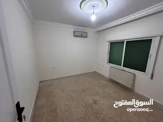  17 شقة أرضية للبيع - الجندويل - موقع راقٍ