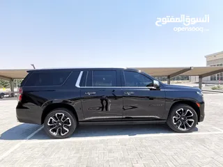  7 Chevrolet Premier Suburban - 2022 - Black