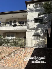  7 بيت مستقل للبيع مكون من طابقين سكنتين منفصلتين
